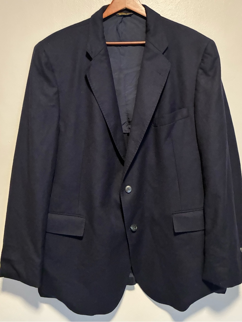 VTG Strathmore by Anderson~Little, Navy blazer classic tailored design. 100%wool